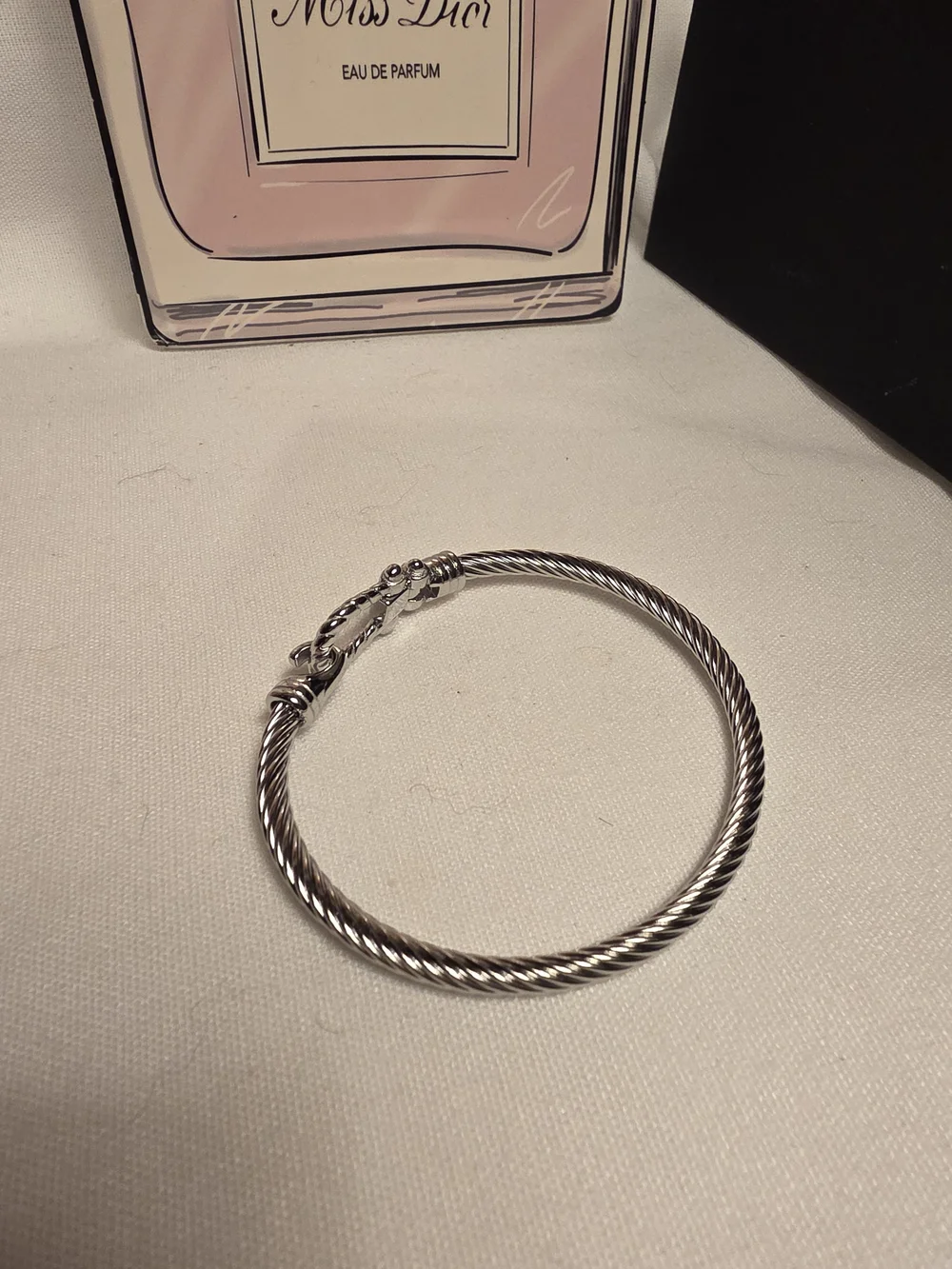 Twisted Silver Tone Cable Bracelet w/HorseShoe Closer
